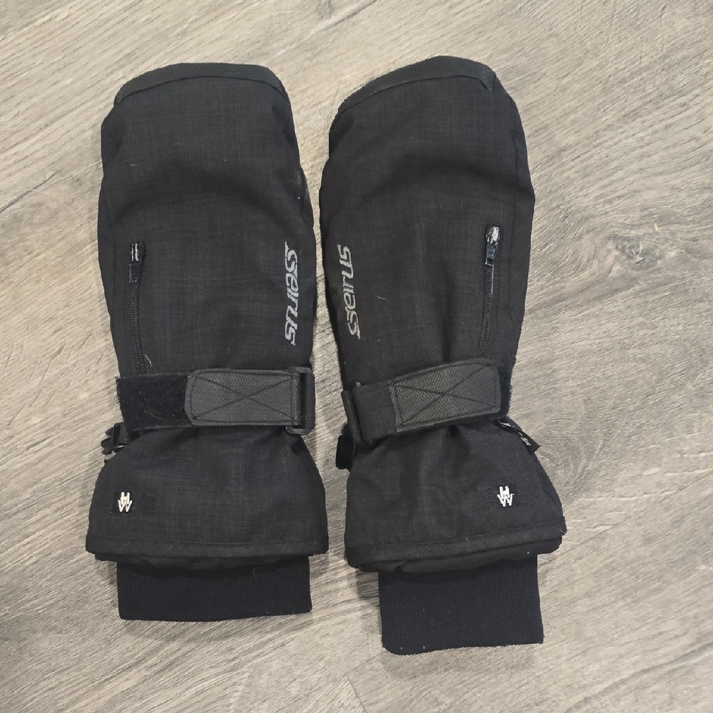 Seirus Black Winter Gloves